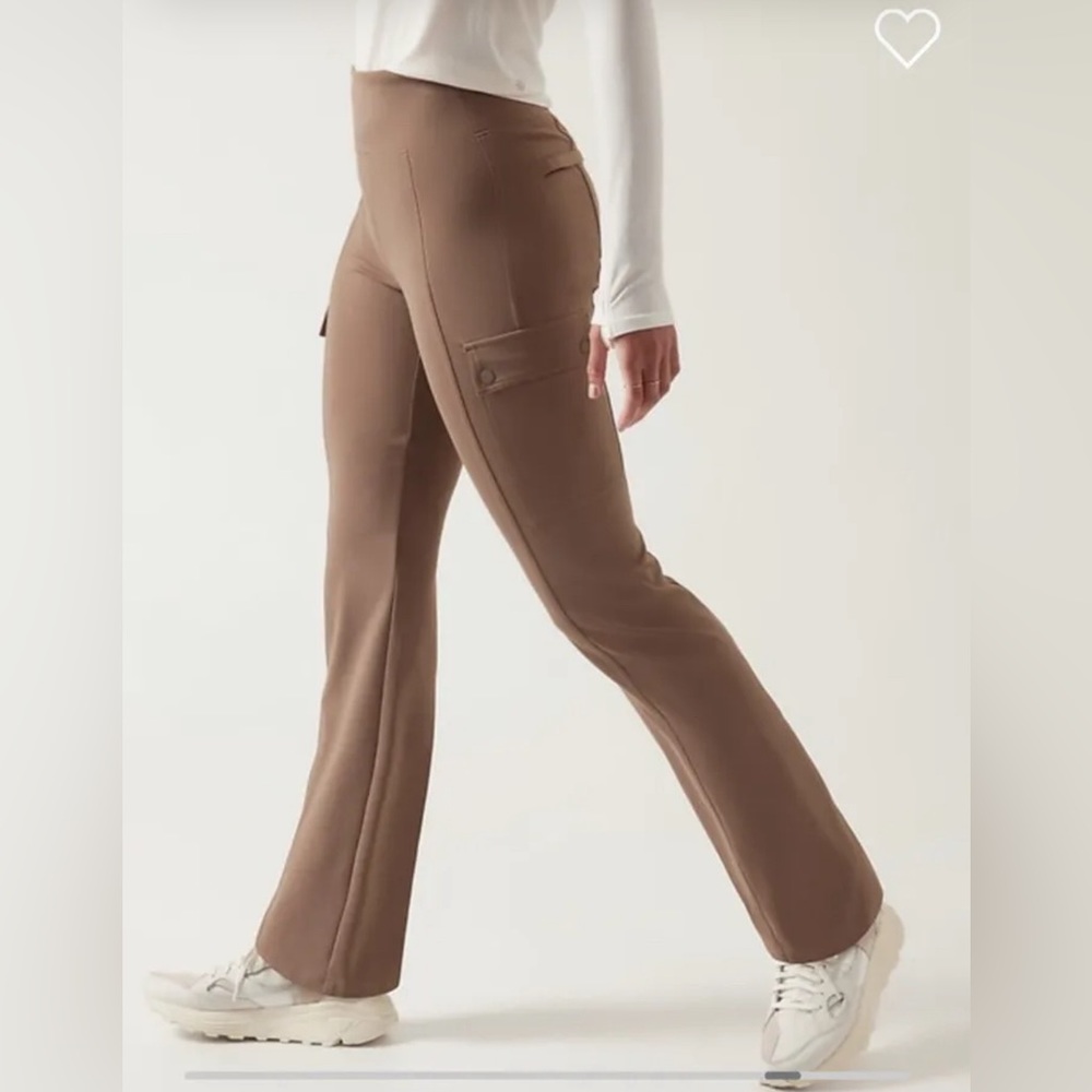 ATHLETA DELANCEY STRAIGHT CARGO PANT.